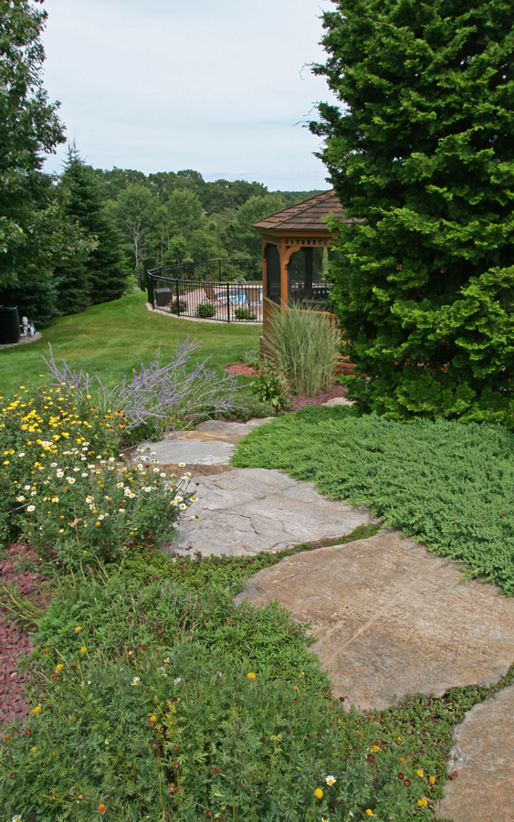 Finished stepping stone installation connecting outdoor areas